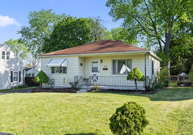 Homes for sale in Springfield, OH | 656 Mayhill Rd, Springfield, OH 45504 | MLS# 226013541