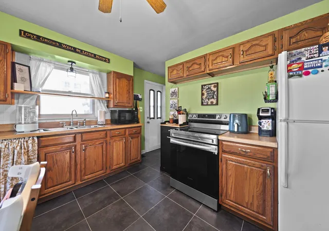 Homes for sale in Springfield, OH | 656 Mayhill Rd, Springfield, OH 45504 | MLS# 226013541