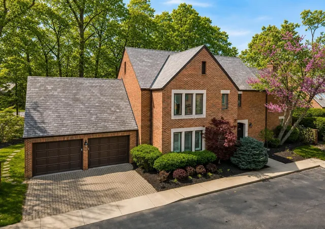 Homes for sale in Dublin, OH | 8758 Dunsinane Dr, Dublin, OH 43017 | MLS# 226012167