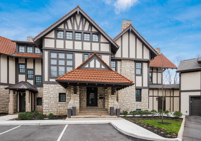5th image of 2015 W 5Th Ave, Columbus, OH 43212