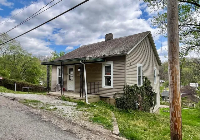 Homes for sale in Nelsonville, OH | 350 Oak St, Nelsonville, OH 45764 | MLS# 226011959
