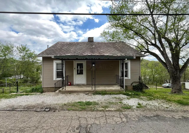 Homes for sale in Nelsonville, OH | 350 Oak St, Nelsonville, OH 45764 | MLS# 226011959