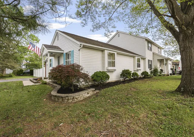 Homes for sale in Pataskala, OH | 162 South Fork Cir, Pataskala, OH 43062 | MLS# 226014018
