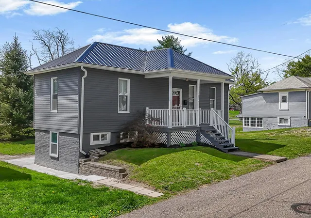 Photo 2 of Sale Pending at 1022 Chester St, Zanesville, OH 43701 | MLS# 226012044 | Listing updated on 2026-06-22