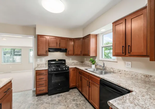 3rd image of 5152 Cavalier Dr, Hilliard, OH 43026 | MLS# 226028707