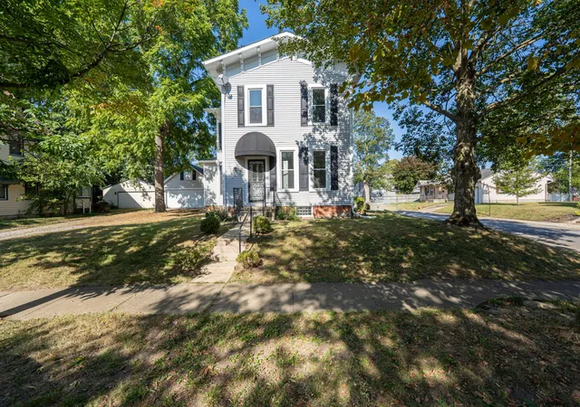 Homes for sale in London, OH | 150 N Oak St, London, OH 43140 | MLS# 226012137