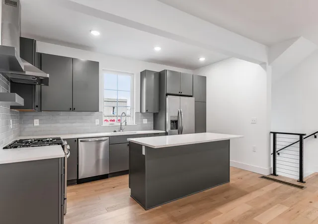 Homes for sale in Columbus, OH | 110 E Lafayette St, Columbus, OH 43215 | MLS# 226012159