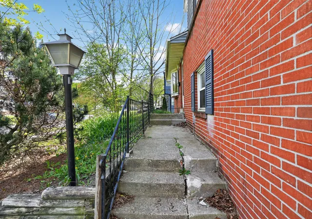 Homes for sale in Columbus, OH | 4487 Dundee Ave, Columbus, OH 43227 | MLS# 226013315