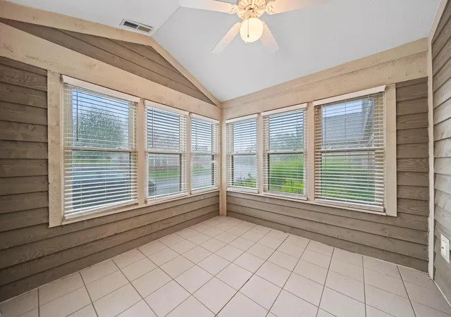 4th image of 394 Charlescarn Dr, Powell, OH 43065 | MLS# 226013959