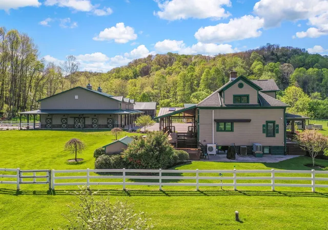 Photo 1 of Single family home for sale at 26019 Bailey Rd, Rockbridge, OH 43149 | MLS# 226014947 | Listing updated on 2026-08-26