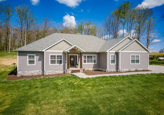 Homes for sale in Glenford, OH | 13271 Cooperrider Rd Se, Glenford, OH 43739 | MLS# 226012737
