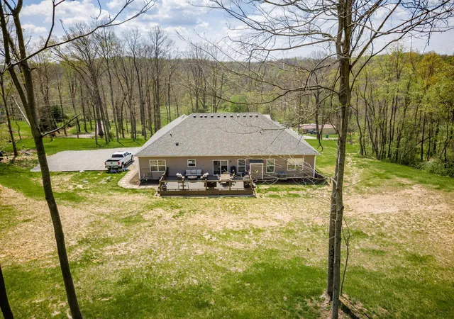 Homes for sale in Glenford, OH | 13271 Cooperrider Rd Se, Glenford, OH 43739 | MLS# 226012737