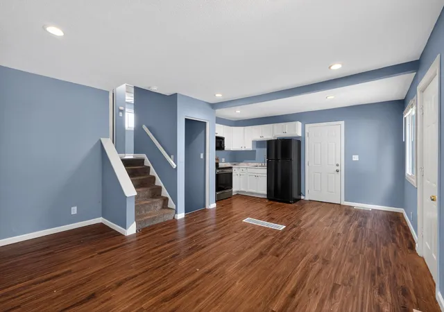 Photo 2 of Sale Pending at 429 S Harris Ave, Columbus, OH 43204 | MLS# 226012551 | Listing updated on 2026-10-01