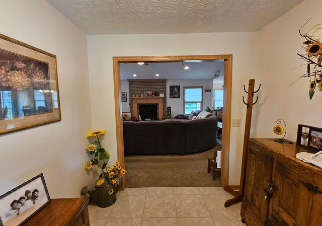 Homes for sale in Bucyrus, OH | 1123 Hillcrest Dr, Bucyrus, OH 44820 | MLS# 226012577