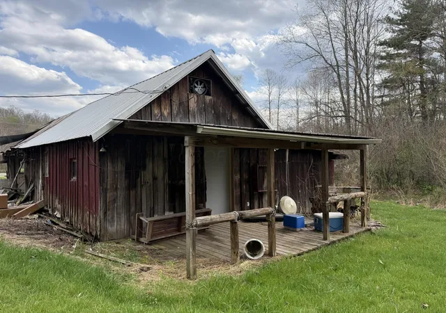 Homes for sale in Rockbridge, OH | 22380 State Route 180, Rockbridge, OH 43149 | MLS# 226012768