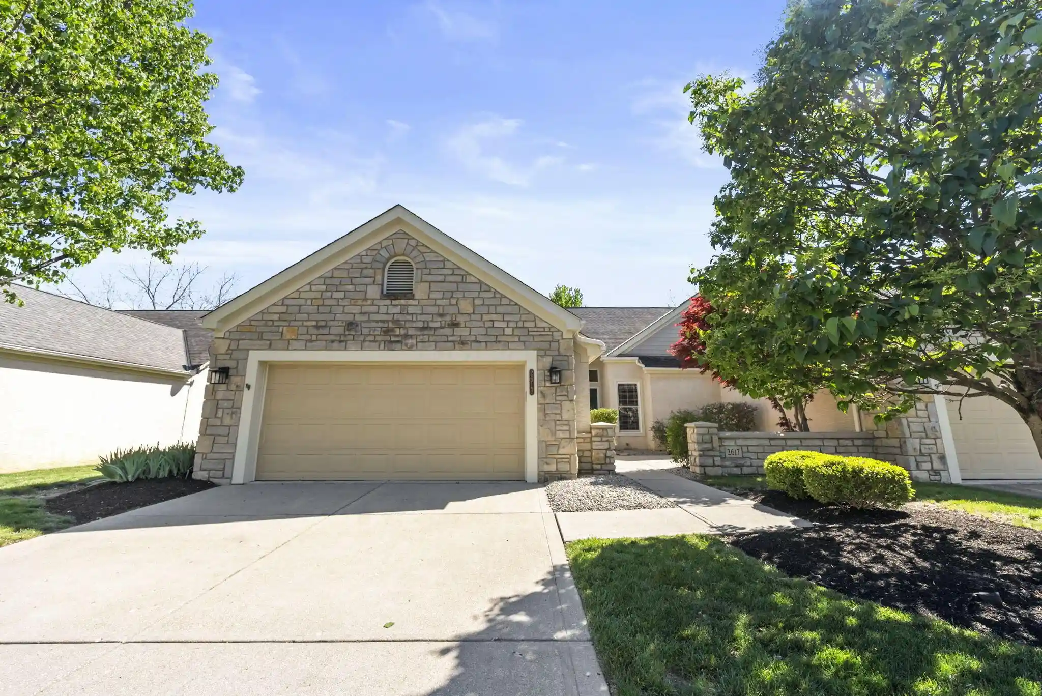 Listing Photo 1 - Condo for sale in 2617 Vi Lilly Cir W located at 2617 Vi Lilly Cir W, Grove City, OH 43123 - Unit 2617 Vi Lilly Cir W
