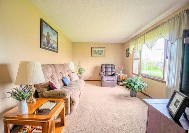 Photo 3 of Single family home for sale at 2485 Sheridan Dr, Lancaster, OH 43130 | MLS# 226012922 | Listing updated on 2026-09-28