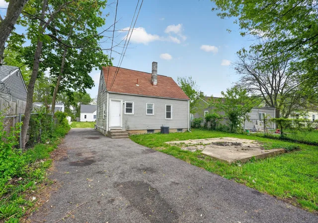 4th image of 2181 Middlehurst Dr, Columbus, OH 43219 | MLS# 226015024