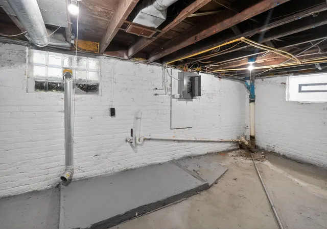Homes for sale in Columbus, OH | 212 N Ogden Ave, Columbus, OH 43204 | MLS# 226014967