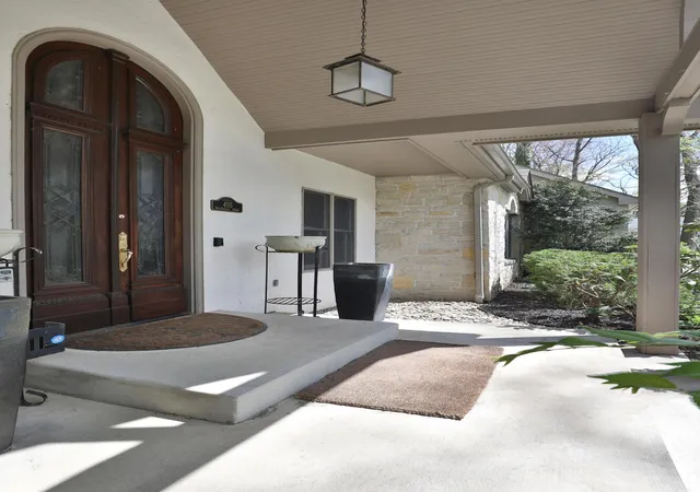 Homes for sale in Columbus, OH | 455 Walhalla Rd, Columbus, OH 43202 | MLS# 226013161