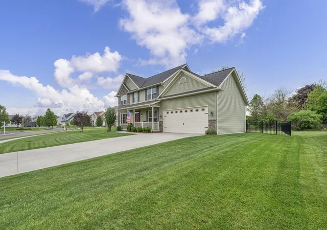 Homes for sale in Centerburg, OH | 27 Fieldcrest Dr, Centerburg, OH 43011 | MLS# 226013346