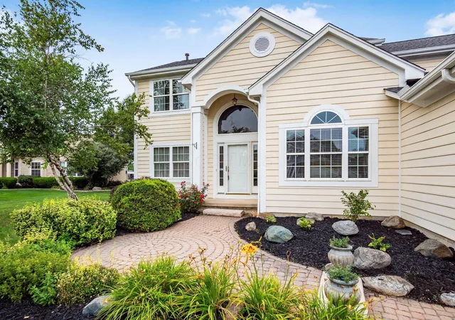 Photo 3 of Single family home for sale at 4305 Charles Ct, Hilliard, OH 43026 | MLS# 226028262 | Listing updated on 2026-10-07