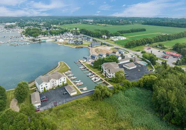 2nd image of 6005 E Harbor Rd, Lakeside Marblehead, OH 43440