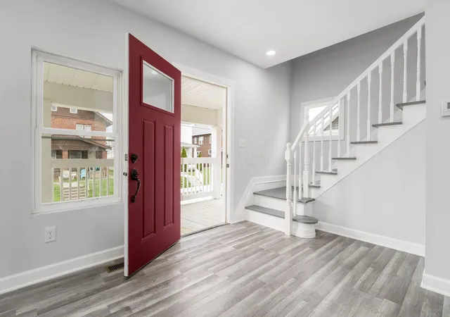 2nd image of 905 Carpenter St, Columbus, OH 43206 | MLS# 226014049