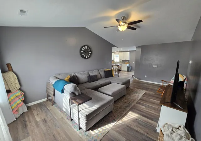 Listing Photo 4 - Condo for sale in building located at 1620 Irene Dr, Bellefontaine, OH 43311