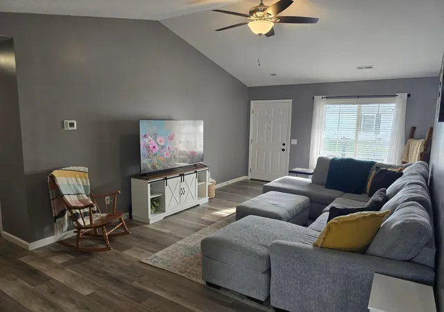 Listing Photo 5 - Condo for sale in building located at 1620 Irene Dr, Bellefontaine, OH 43311
