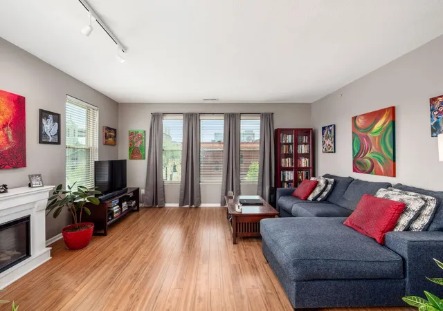4th image of 340 S 3Rd St, Columbus, OH 43215