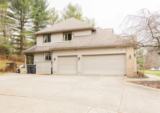 Homes for sale in Granville, OH | 117 Glyn Tawel Dr, Granville, OH 43023 | MLS# 226014774