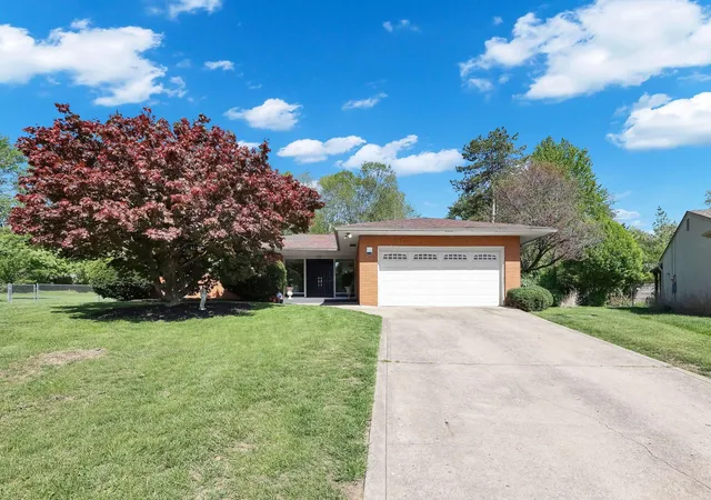 Photo 2 of Sale Pending at 846 Stinson Ct, Columbus, OH 43214 | MLS# 226013429 | Listing updated on 2026-08-31