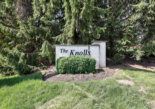 Photo 3 of Sale Pending at 846 Stinson Ct, Columbus, OH 43214 | MLS# 226013429 | Listing updated on 2026-08-31