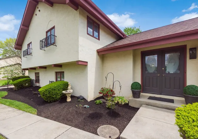 Homes for sale in Columbus, OH | 240 Old Trail Dr, Columbus, OH 43213 | MLS# 226013670