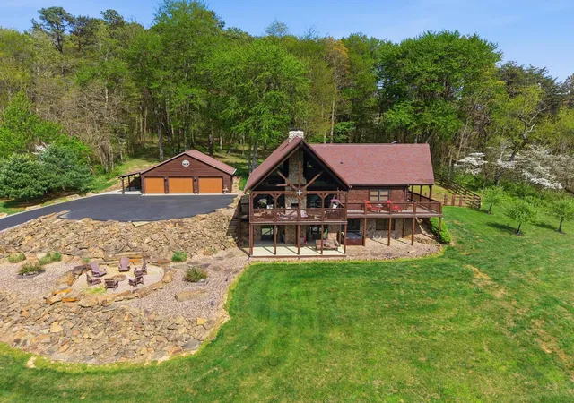 Homes for sale in Rockbridge, OH | 20358 Buena Vista Rd, Rockbridge, OH 43149 | MLS# 226013560
