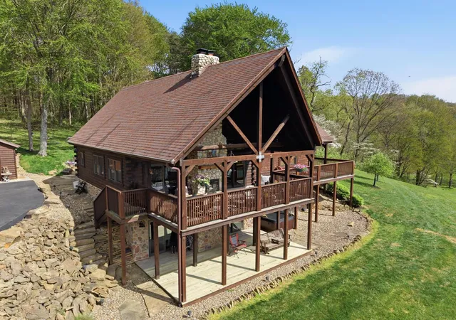 Homes for sale in Rockbridge, OH | 20358 Buena Vista Rd, Rockbridge, OH 43149 | MLS# 226013560