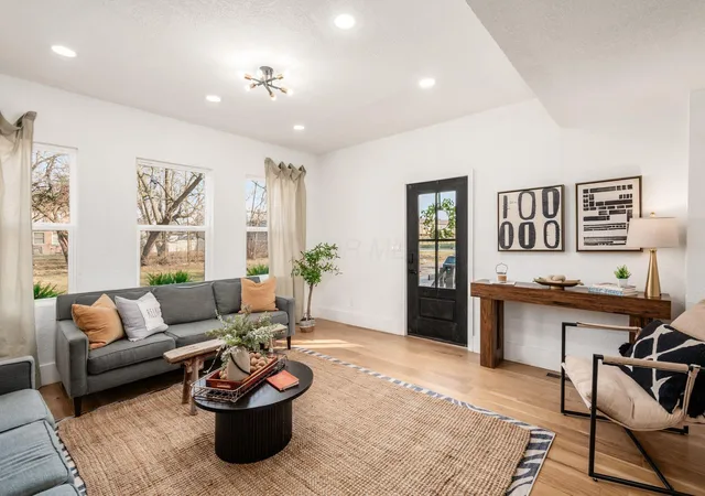 Photo 4 of Single family home for sale at 263 S 20th Street, Columbus, OH 43205 | MLS# 226022785 | Listing updated on 2026-07-29