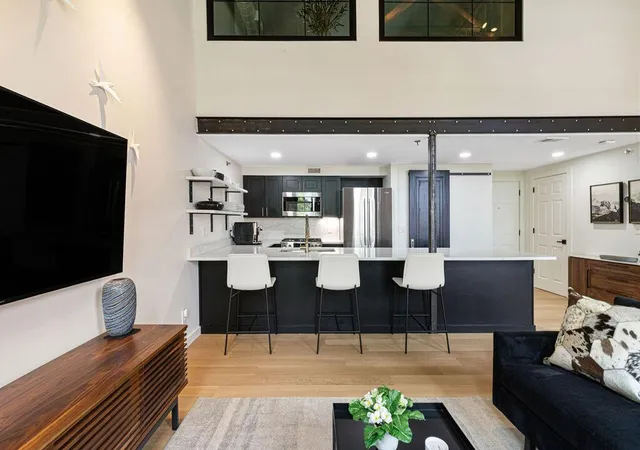 Photo 3 of Condo for sale at 544 S Front St #316, Columbus, OH 43215 | MLS# 226016987 | Listing updated on 2026-09-29