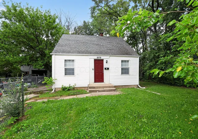 Homes for sale in Columbus, OH | 2579 Lexington Ave, Columbus, OH 43211 | MLS# 226016082