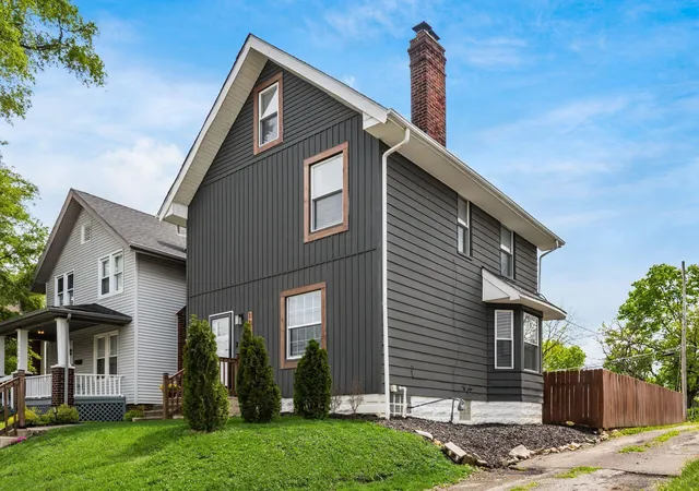 Photo 3 of Single family home for sale at 1111 E Whittier St, Columbus, OH 43206 | MLS# 226014316 | Listing updated on 2026-09-04