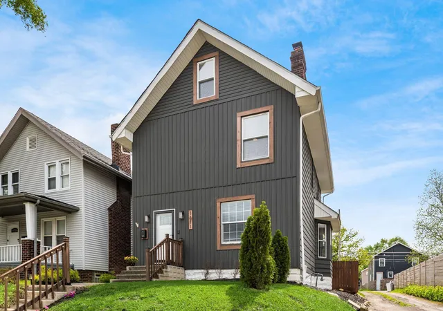 Photo 3 of Single family home for sale at 1111 E Whittier St, Columbus, OH 43206 | MLS# 226014316 | Listing updated on 2026-09-04