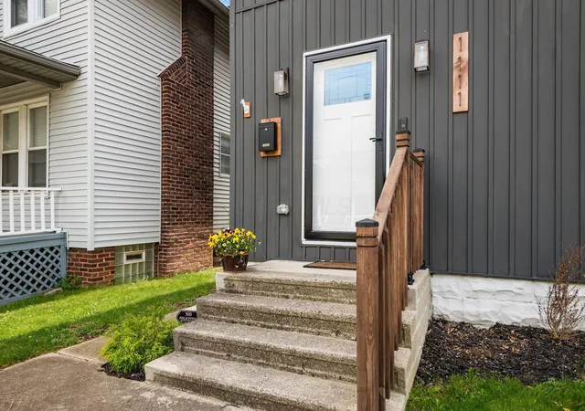 Photo 4 of Single family home for sale at 1111 E Whittier St, Columbus, OH 43206 | MLS# 226014316 | Listing updated on 2026-09-04