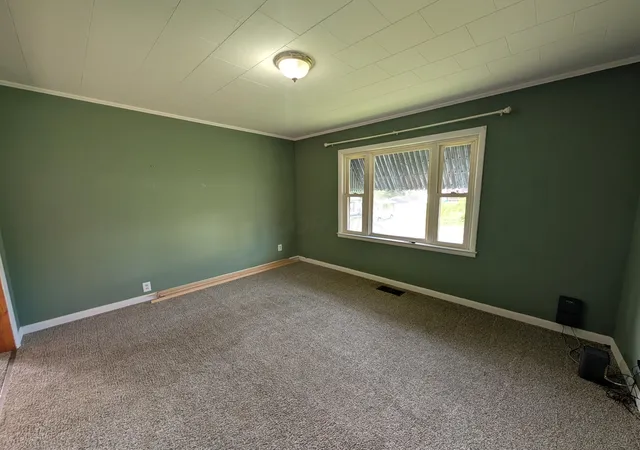 Photo 3 of Single family home for sale at 9 Madison St, Glouster, OH 45732 | MLS# 226014017 | Listing updated on 2026-09-04