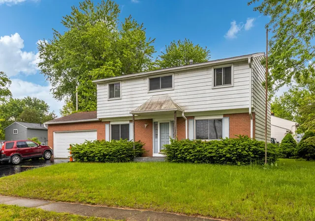 Homes for sale in Columbus, OH | 5203 Quincy Dr, Columbus, OH 43232 | MLS# 226014021