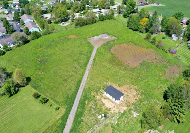 Photo 4 of Single family home for sale at 342 W Columbus Rd, South Charleston, OH 45368 | MLS# 226014435 | Listing updated on 2026-10-05