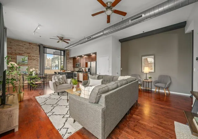 4th image of 78 E Chestnut St #304, Columbus, OH 43215 | MLS# 226014632