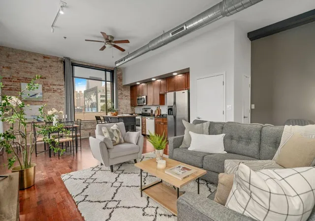 5th image of 78 E Chestnut St #304, Columbus, OH 43215 | MLS# 226014632