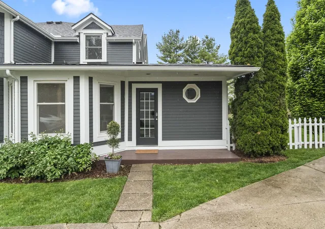Homes for sale in Columbus, OH | 1508 Barrington Rd, Columbus, OH 43221 | MLS# 226016102