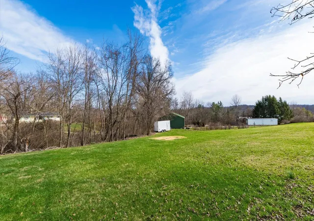 4th image of 3820 Crock Rd, Zanesville, OH 43701 | MLS# 226014196